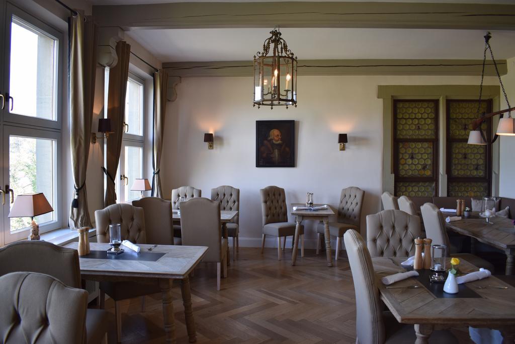 Schlosshotel Gotzenburg Ягстгаузен Екстер'єр фото